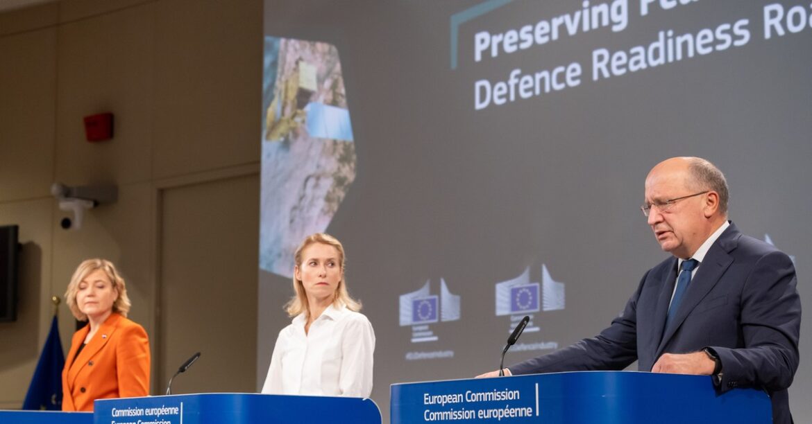 Евросоюз готовится к худшему. По плану Еврокомиссии, Сообщество должно достичь полной оборонной готовности к 2030 году. Брюссель больше не скрывает, что его целью является... сегодня, 68 минут назад
