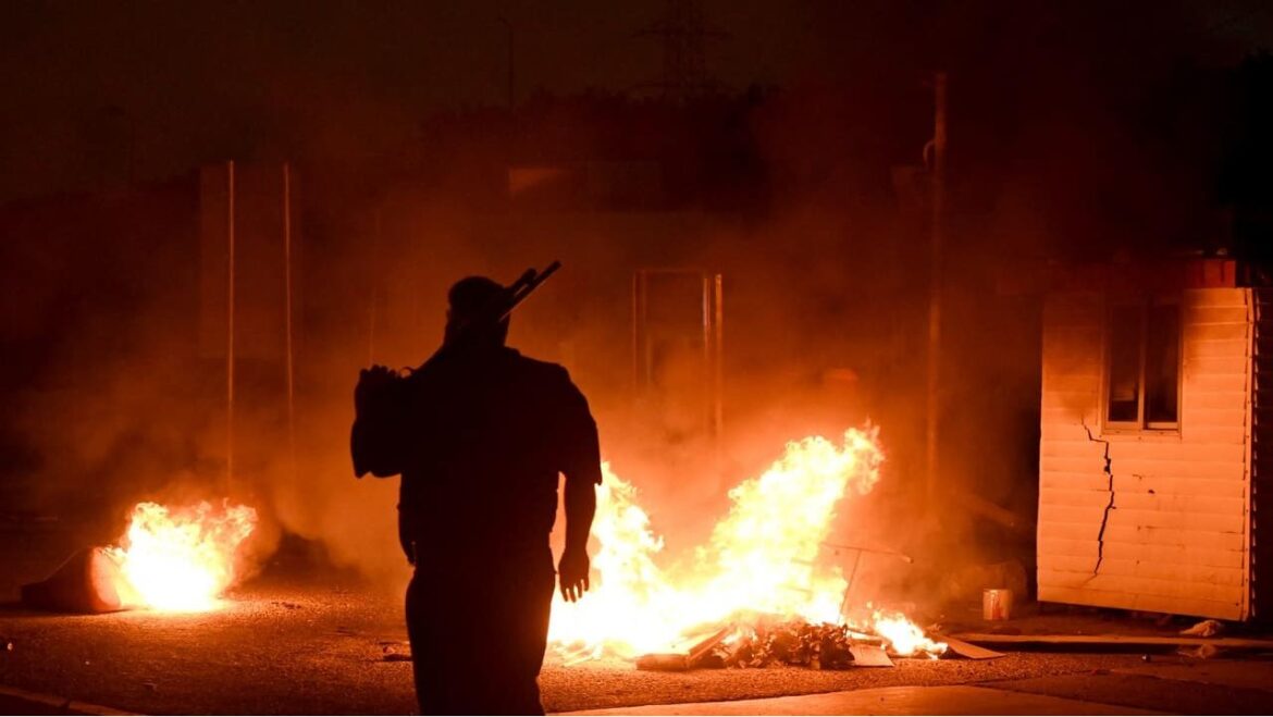 Десятки убитых в приграничных столкновениях, артиллерийские бои. Разворот…
