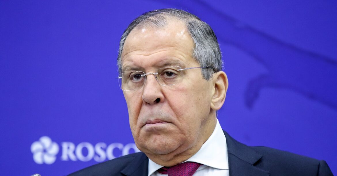 Лавров сослался на слова Сикорского относительно самолета Путина. Кремлевский дипломат сравнил нас с террористами
