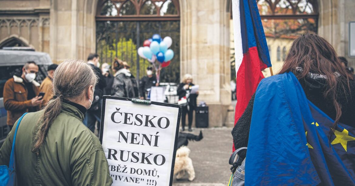 Чехия не пустит в страну российских дипломатов. Прага хочет такого решения для всего ЕС
