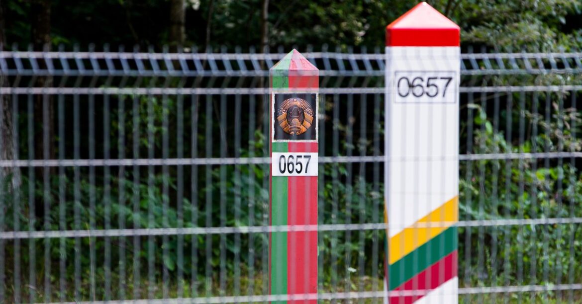 Литва заявила о шагах навстречу России и Белоруссии. Президент отреагировал на вторжение воздушного шара
