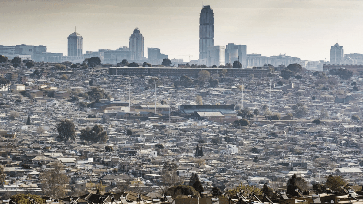 Правительство грозит огромными штрафами за прием на работу белых и не оказание поддержки черным
