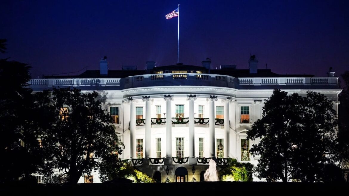 «Все переговоры прерваны». Он обвиняет Трампа во лжи и пропагандистской деятельности и приостанавливает торговые переговоры.
