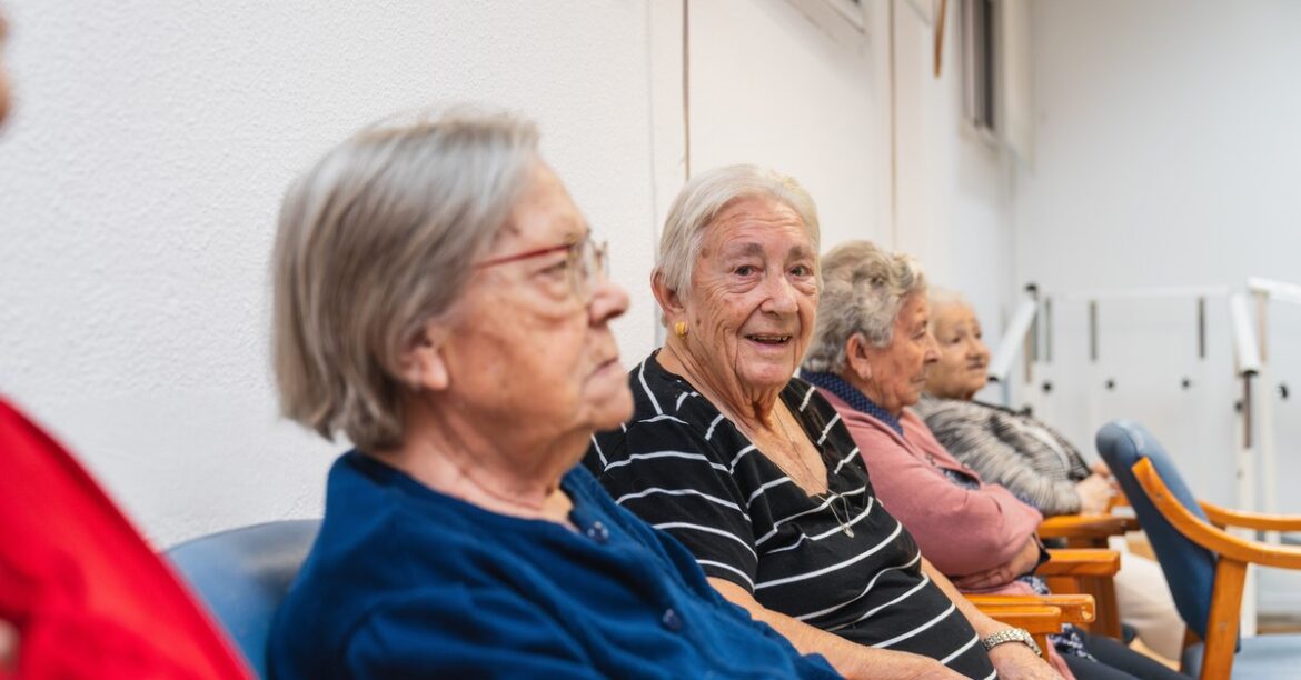 Снижение платы за вывоз мусора для пенсионеров в 2025 году. Кто может быть освобожден от платы за вывоз мусора?
