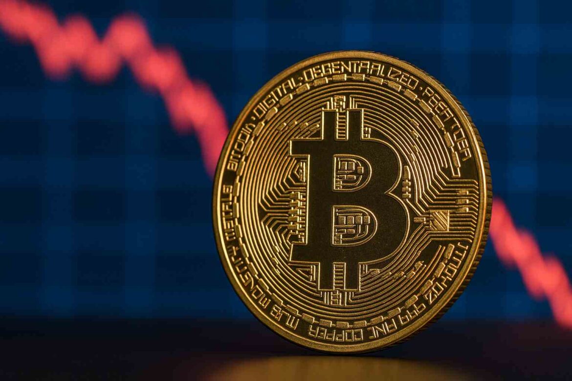 Биткоин самый низкий с мая! Конец бычьего рынка или возможность покупать?
