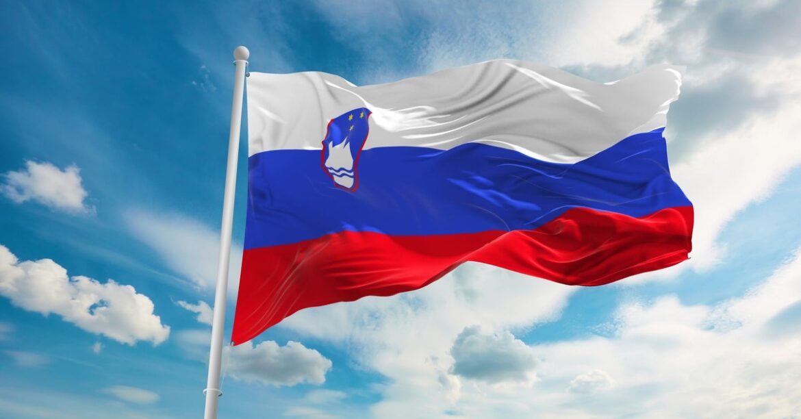 Очередная атака на железнодорожную инфраструктуру Словении. Поезд столкнулся с предметами на путях
