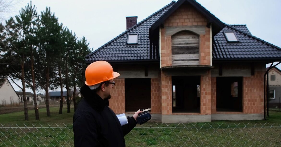 Сколько стоит построить частный дом? Цены на некоторые этапы снизились более чем на 10%.
