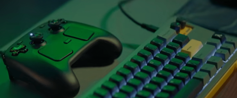 Фрагмент видеопрезентации с клавиатурой "лямбда" на клавиатуре, фото: Valve/YouTube