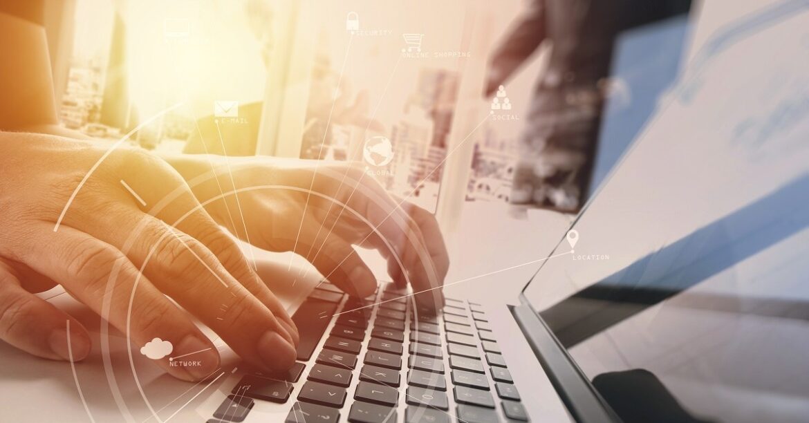 Microsoft и фонд благосостояния Катара инвестировали 445 миллионов долларов в платформу на базе искусственного интеллекта. В итоге сотни сотрудников стартапа выдали себя за чат-ботов.
