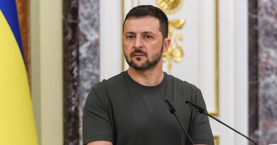 Украина входит в Европу с оружием. Берлин и Копенгаген как центры экспорта В 2025 году Украина запустит два центра в Берлине и Копенгагене, которые будут заниматься продажей как излишков, так и произведенного оружия... сегодня, 44 минуты назад
