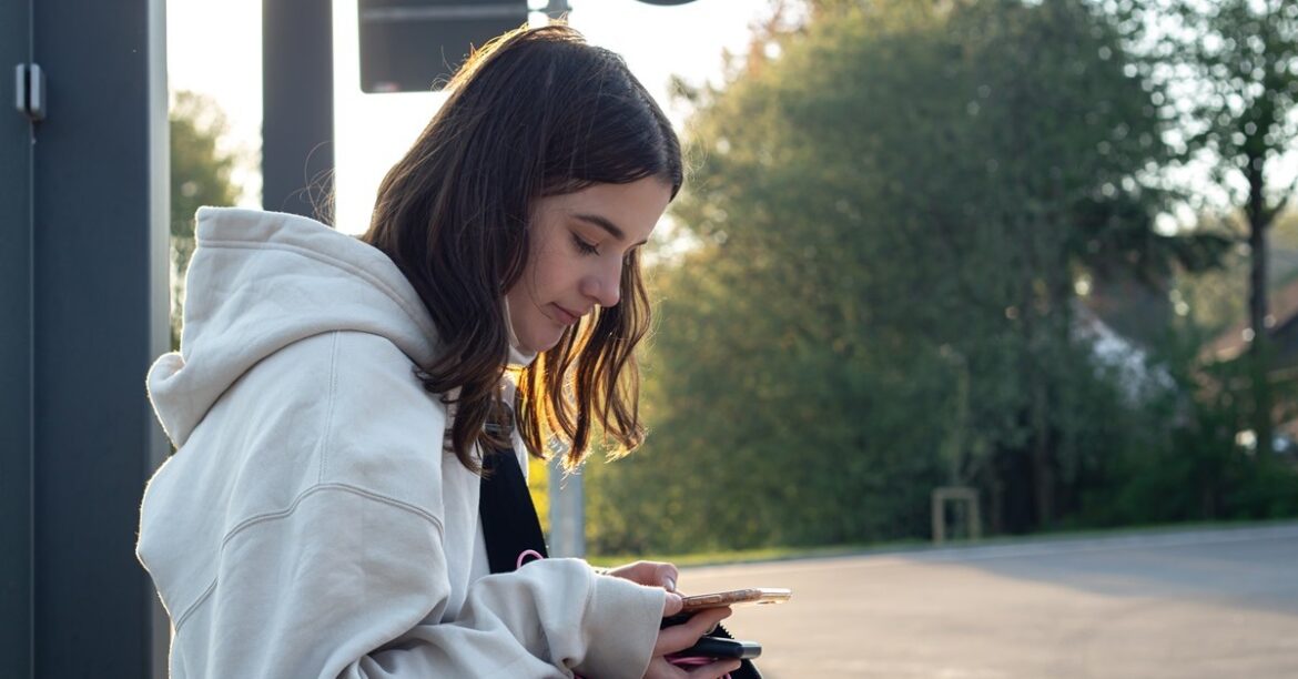 ИИ сгенерировал фотографию обнаженной школьницы. Правоохранители отказались проводить расследование – отвечает Управление по защите персональных данных
