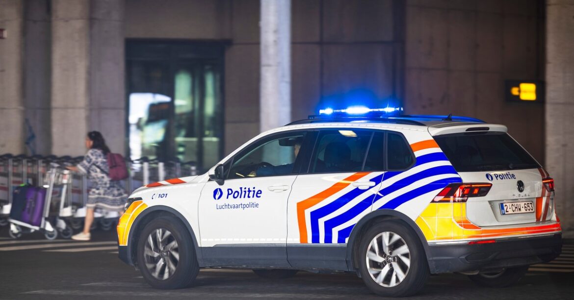 Нападение на посольство Польши в Брюсселе. Дело уже расследует бельгийская полиция.
