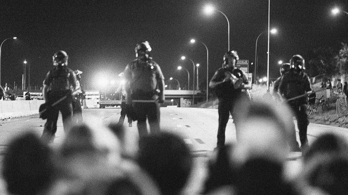 Европол: Европа превратится в антиутопию в течение десятилетия. Разгневанные толпы на улицах, стаи дронов в воздухе
