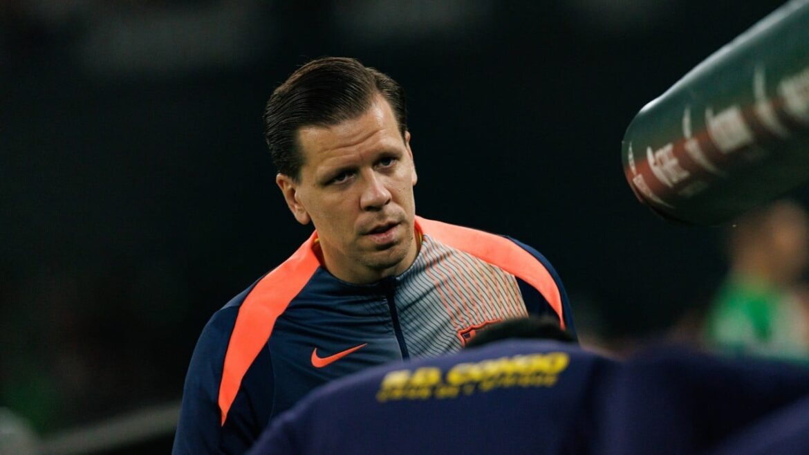 Щенсный против Тер Штегена. Кто второй вратарь в «Барселоне»? Флик уже знает
