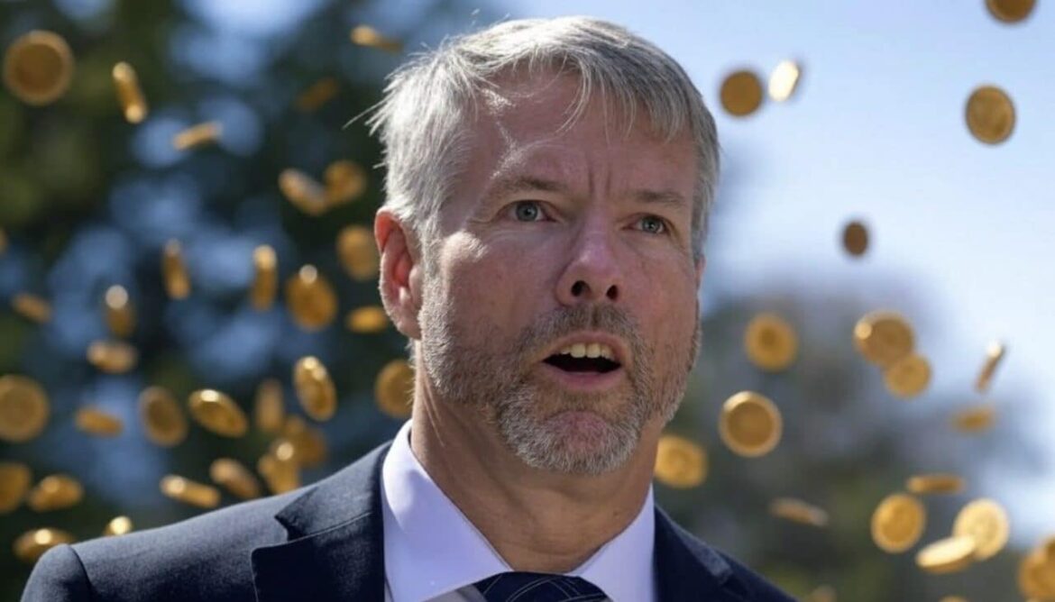 Стратегия остается в индексе Nasdaq 100, несмотря на нестабильность и риск исключения со стороны MSCI
