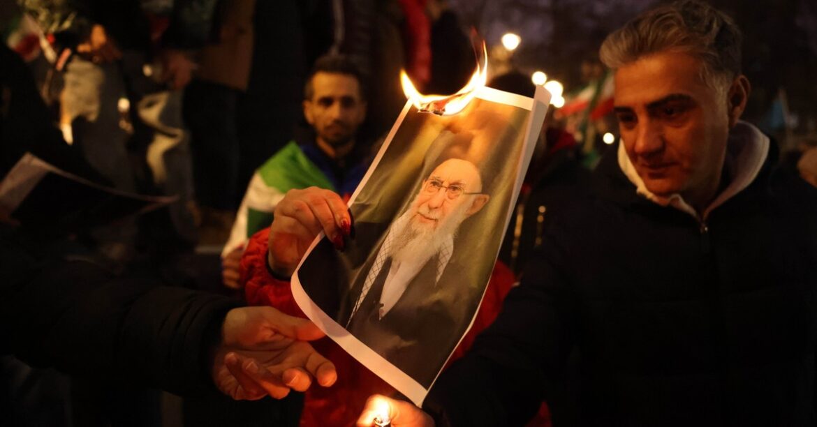 Сколько человек погибло в Иране? Последние подсчеты жертв антиправительственных демонстраций
