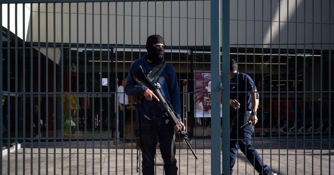 Колумбия укрепляет границу с Венесуэлой после ареста Николаса Мадуро
