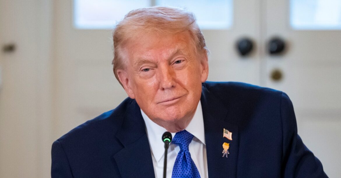 США захватывают венесуэльскую нефть. Китай отрезан от сырья Дональд Трамп пока не убедил американские компании инвестировать в добычу сырья в Венесуэле. В этой стране увеличивалось производство до... сегодня, 30 минут назад
