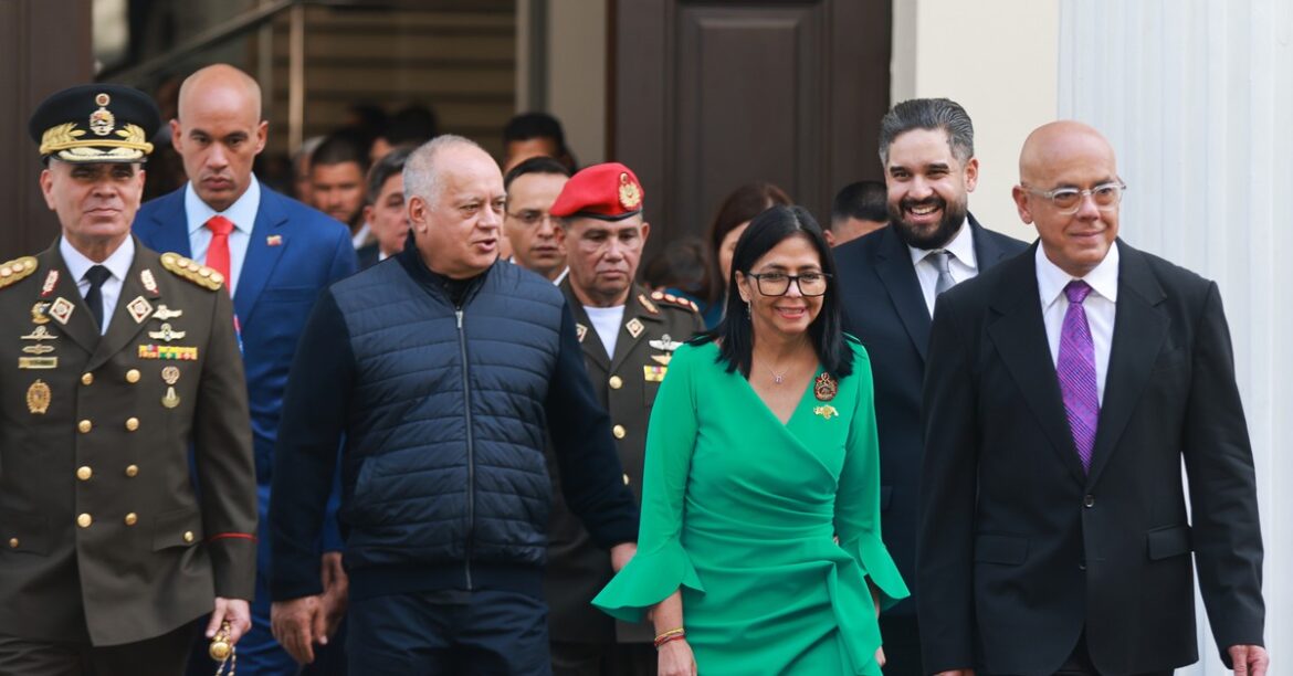 ЕС не признает власти Венесуэлы. Брюссель объявляет об «ограниченных контактах»
