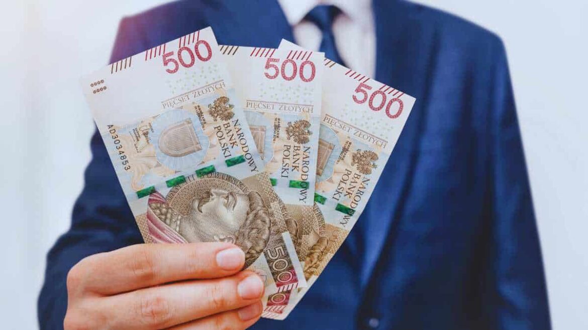 Зарплаты повысятся в 2026 году. В январе повышение получат более 3 миллионов человек. Есть одно «но»
