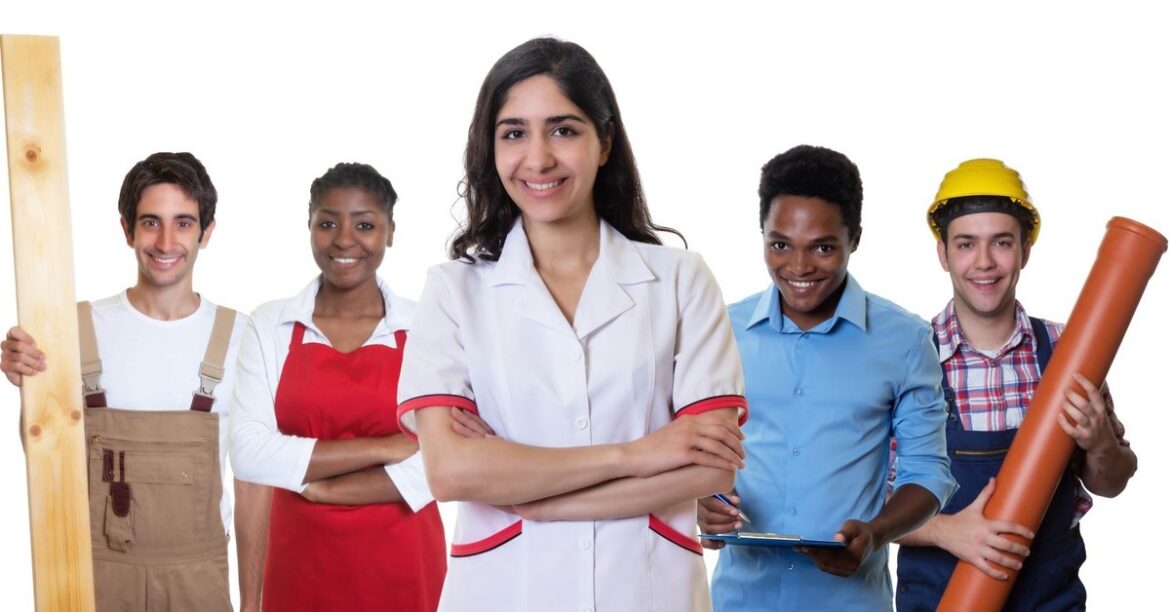 Меньше людей, меньше роста, больше дефицита. Демография как величайшая проблема польской экономики
