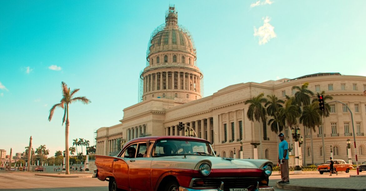 Топливный кризис на Кубе: Эвакуация туристов и приостановка пассажирских рейсов
