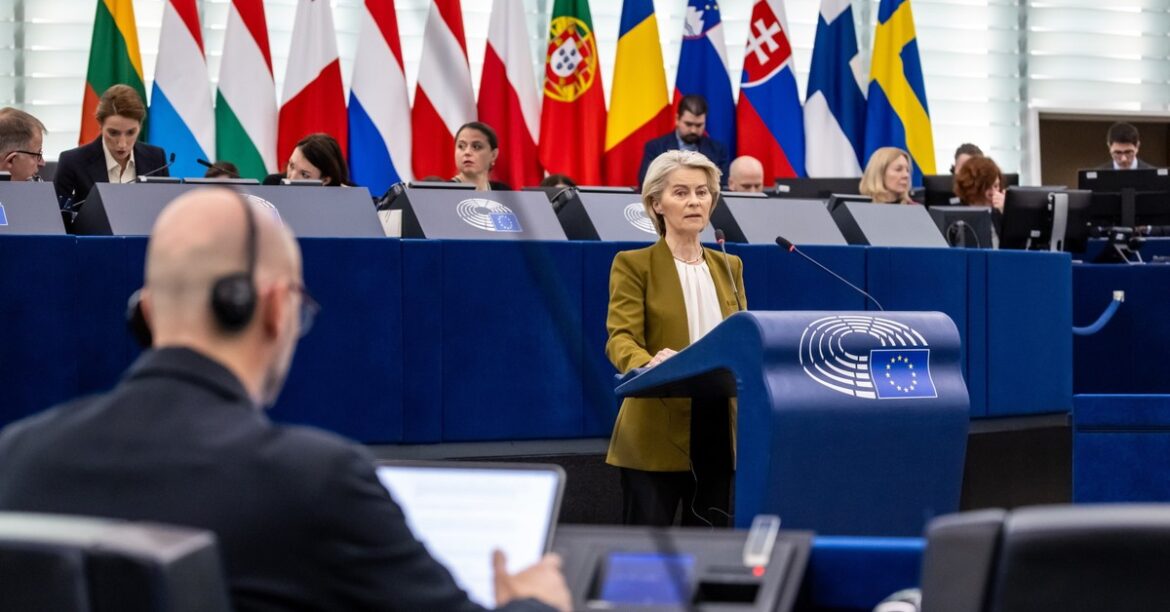 Лидеры ЕС ищут путь к восстановлению. Накануне саммита они встретились с представителями отрасли. Во время саммита в четверг лидеры ЕС будут говорить о том, как повысить конкурентоспособность европейской экономики в условиях все менее дружественной... сегодня, 85 минут назад
