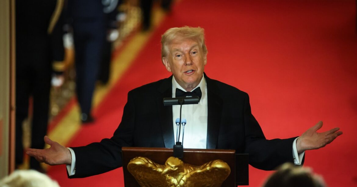 Трамп пообещал быстрый мир. Война продолжается, помощь США практически прекращена
