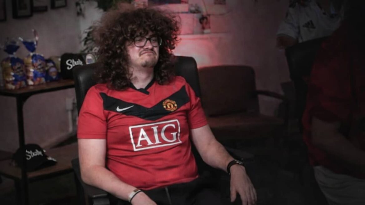 Спустя 494 ​​дня все еще без парикмахера. Кто такой Фрэнк Илетт и сколько он заработал на кризисе «Манчестер Юнайтед»?
