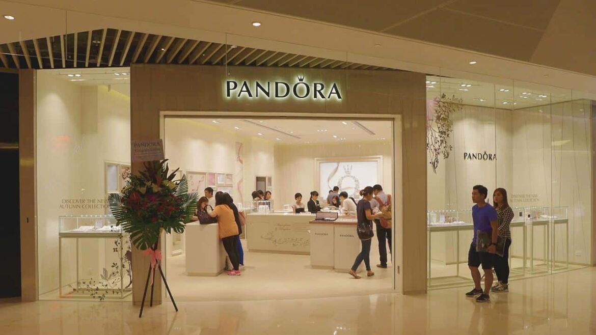 Ведущий производитель ювелирных изделий отказывается от серебра и выбирает платину. Началось?
