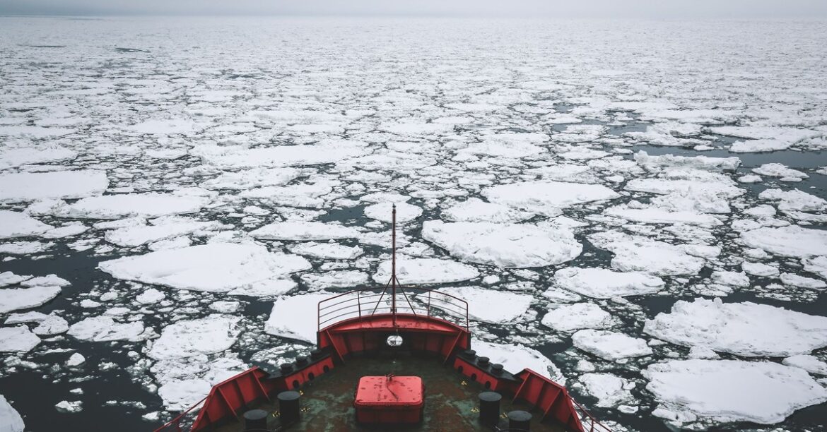 Китай в Арктике: амбиции Пекина растут, но Гренландия не является его главной целью Китай уже несколько лет расширяет свое влияние на Крайнем Севере, но Гренландия в настоящее время не находится в центре его интересов. Правда... сегодня, 95 минут назад
