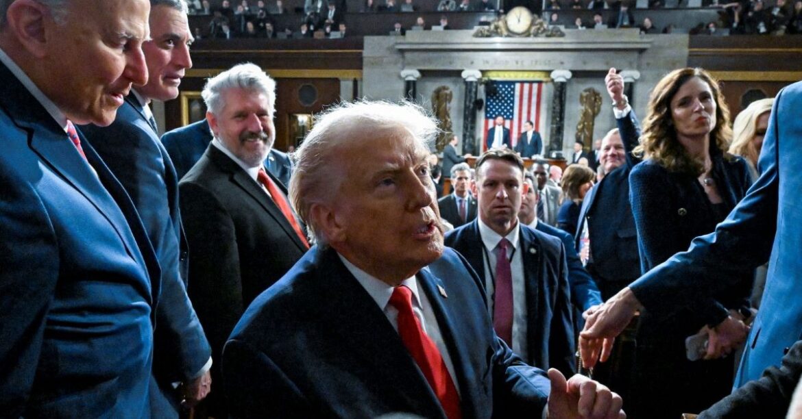 В своей речи Трамп объявил о «золотой эре» и раскритиковал демократов
