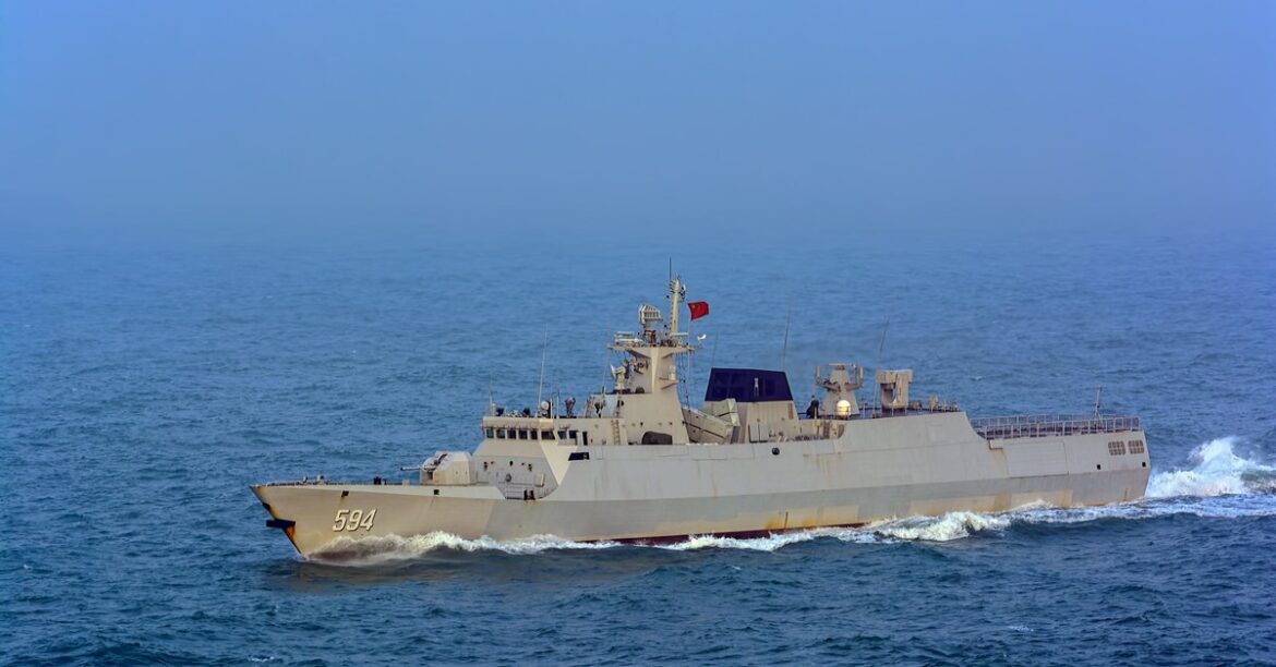 Иран, Китай и Россия начали военно-морские учения в Ормузском проливе.
