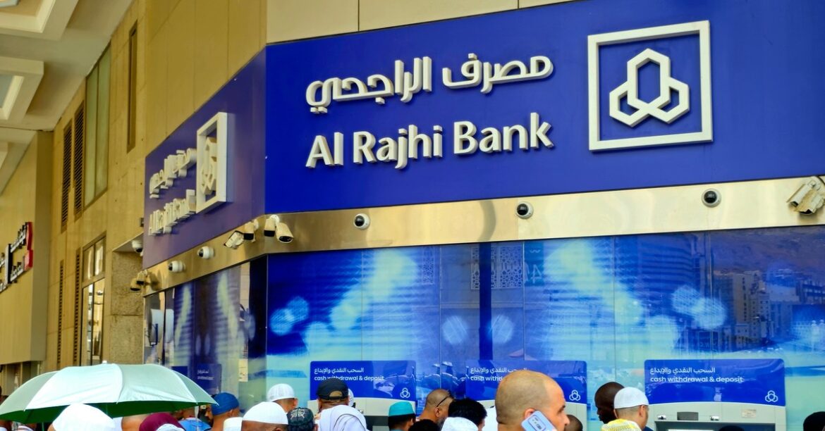 Рынки Ближнего Востока реагируют на нападение на Иран. Снижение в Эр-Рияде и Каире
