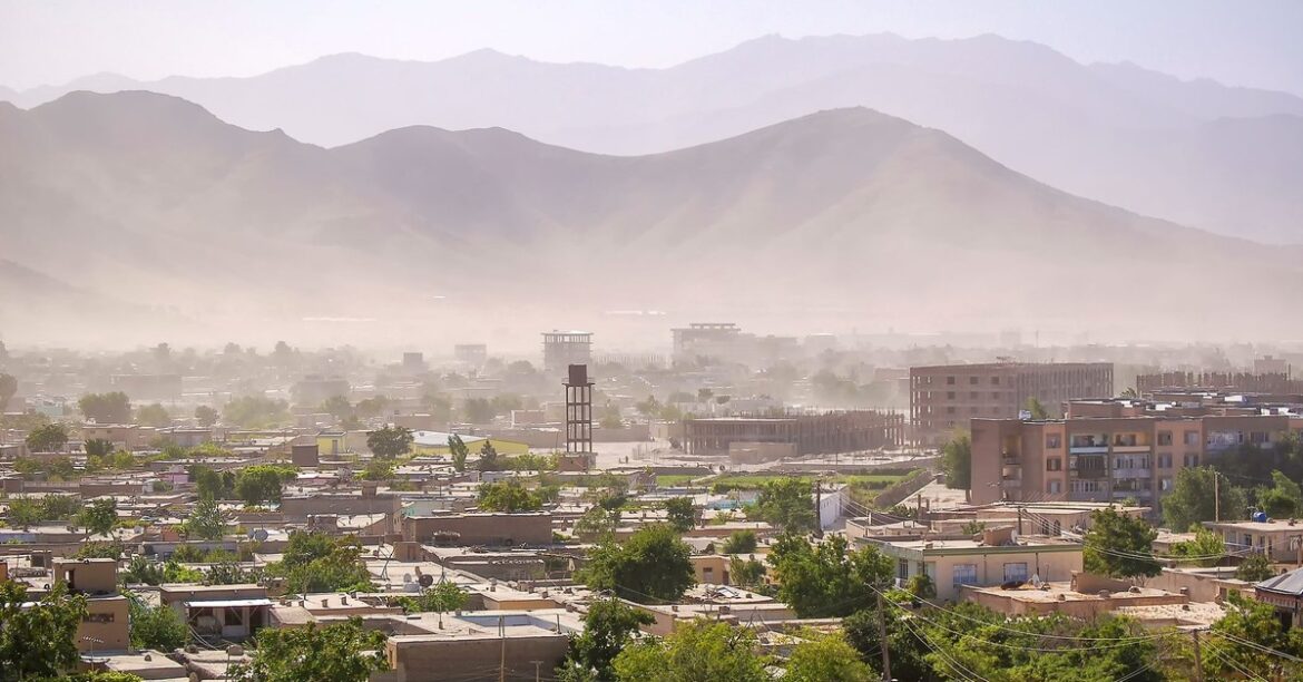 Пакистанские войска вновь обстреляли Кабул. Столкновения также на границе
