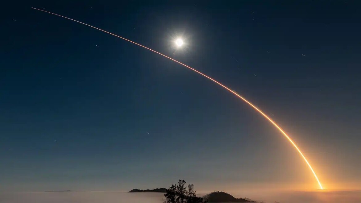 Мать всех дебютов фондовых бирж: SpaceX незаметно подала заявку на IPO, оценку компании космической эры
