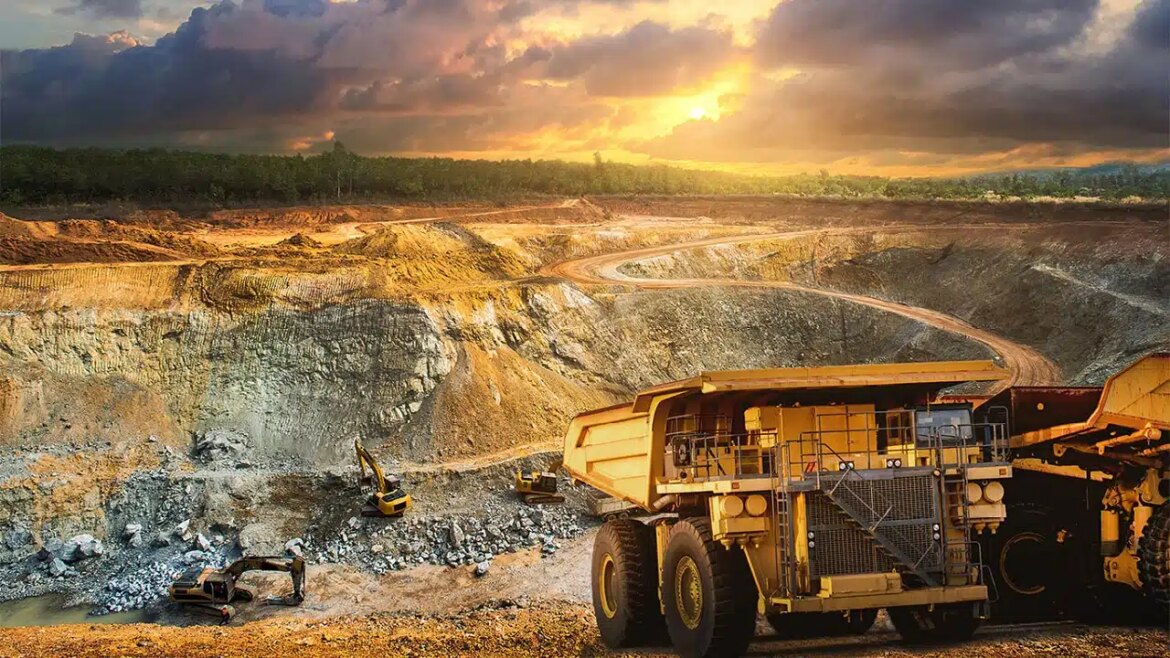 Режим экспроприирует золотой рудник, но нет недостатка в инвесторах, готовых финансировать больше. А как насчет обучения на ошибках?
